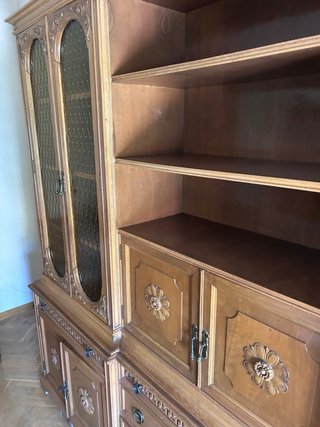 Mueble de comedor grande de madera