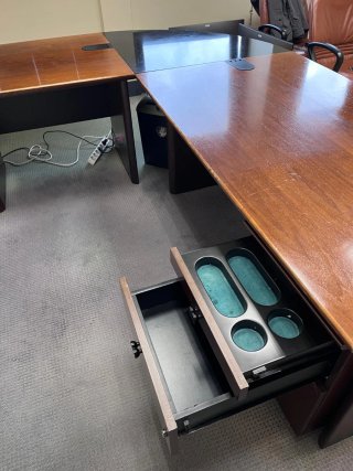 Mesa de oficina madera y metal