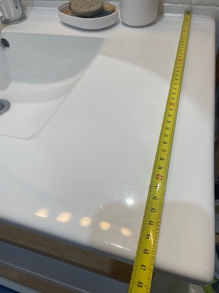 Mueble de baño blanco y madera