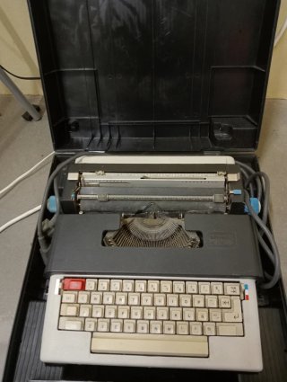 Máquina de escribir eléctrica portátil
