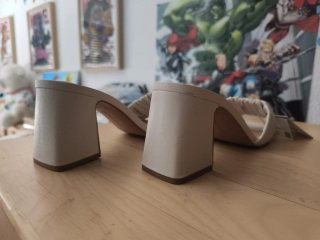 Sandalias de tacón beige y blancas