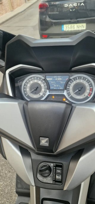 Honda Forza 300 Negra/Gris Maxi-Scooter