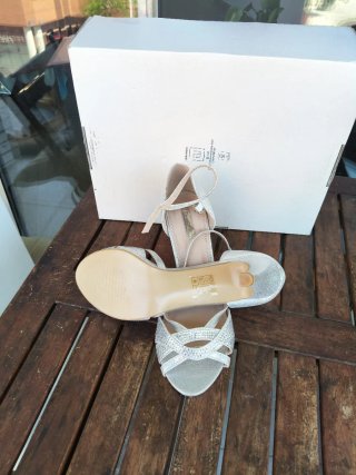 Zapatos de tacón plateados talla 39