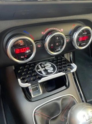 Soporte Móvil Alfa Romeo Giulietta Personalizado