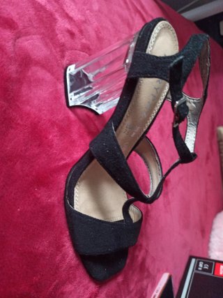 Sandalias Negras Tacón Transparente