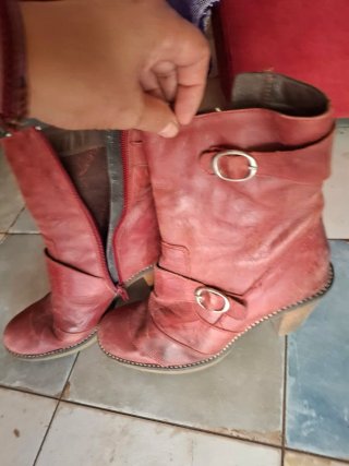 Botines rojos piel talla 37