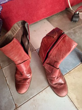 Botines rojos piel talla 37