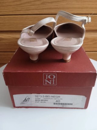 Zapatos slingback Todo beige y negro