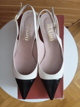 Zapatos slingback Todo beige y negro
