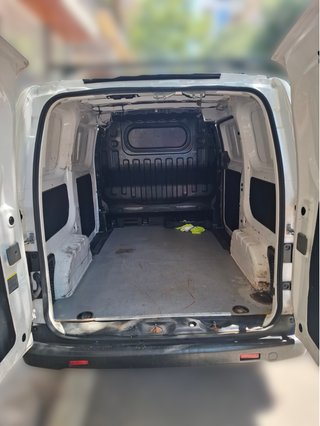 Alquiler Nissan NV200 2016