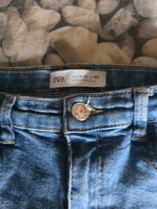 Pantalón vaquero desgastado azul