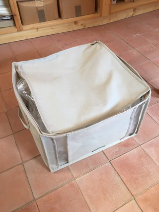 Caixa d'emmagatzematge compacte al buit