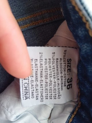 Pantalón vaquero mujer desgarrado