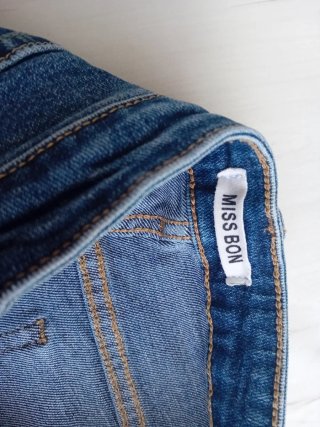 Pantalón vaquero mujer desgarrado