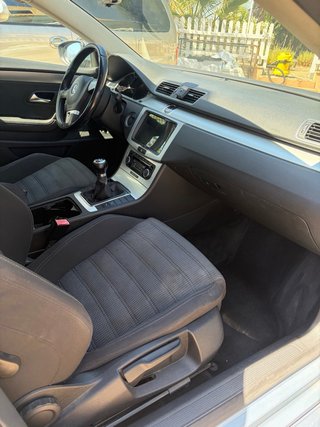 Volkswagen Passat CC 2011