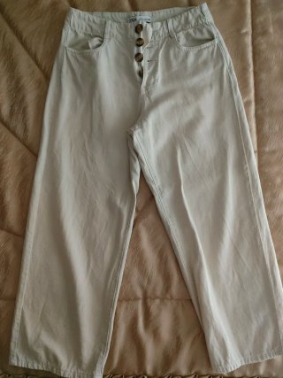 Pantalón cropped Zara