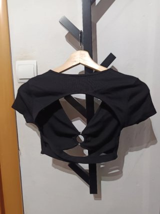 Top Bershka negro espalda descubierta talla S