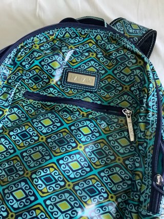 Mochila impermeable con múltiples compartimentos