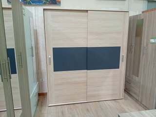 Armario grande con puertas correderas