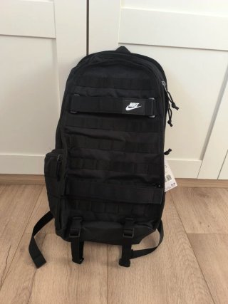 Mochila Nike Sportswear RPM Negra 26 litros nueva