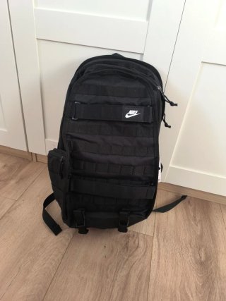 Mochila Nike Sportswear RPM Negra 26 litros nueva