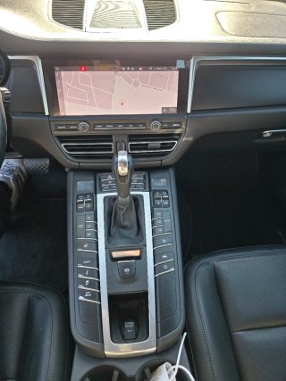 Porsche Macan 2021
