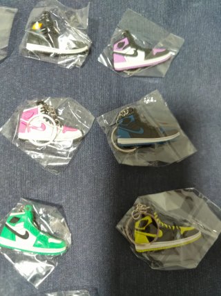 Lote 10 Llaveros Nike multicolor