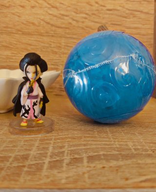 Figura Gashapon Izou One Piece
