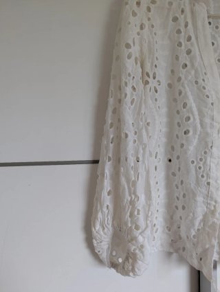 Blusa Shein bordada blanca