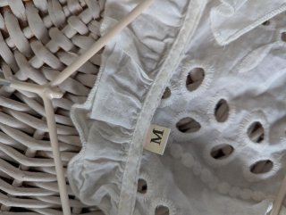 Blusa Shein bordada blanca