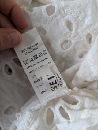 Blusa Shein bordada blanca