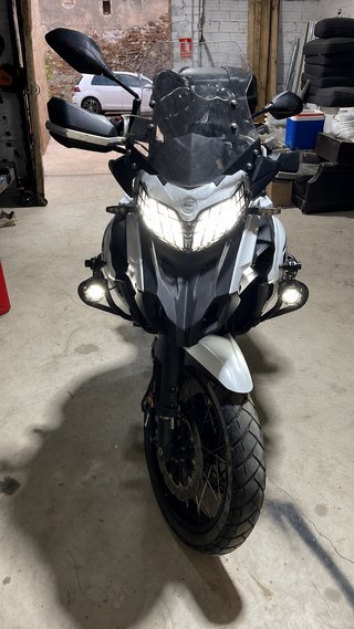 BENELLI TRK 502X 2022 — MUY CUIDADA — EXTRAS