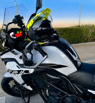 BENELLI TRK 502X 2022 — MUY CUIDADA — EXTRAS