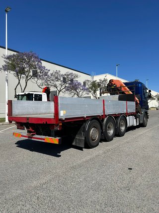 Camión Scania con Grúa