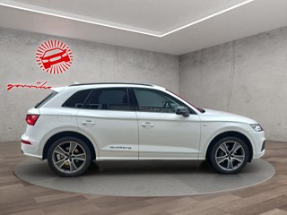 AUDI Q5 2.0 TDI QUATTRO BLACKLINE