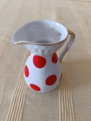 Juego café Sanbo vintage,  lunares rojos