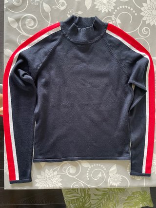 Jersey cuello alto rayas rojas y blancas