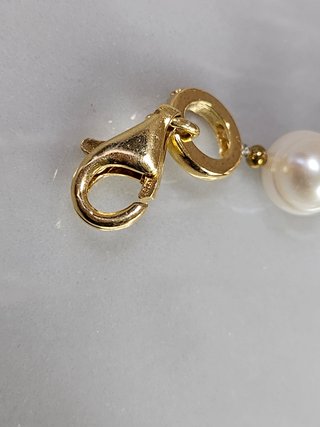 Bracciale in argento vermeil perle e howlite