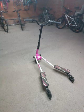 Patinete de 3 ruedas rosa