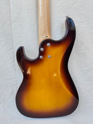 Bajo eléctrico 4 cuerdas sunburst - Corsair
