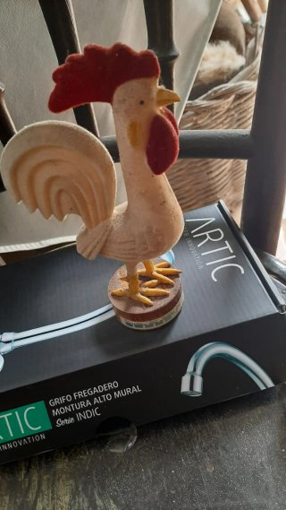 Gallo de madera del tiempo decorativo años 80