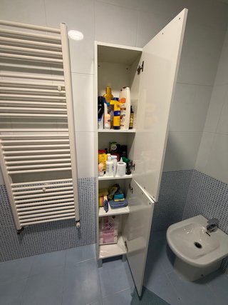 Armario de baño blanco