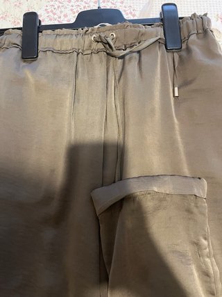 Pantalón de verano verde con bolsillos