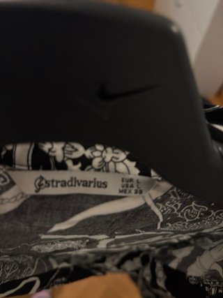 Camisa estampada negra y blanca