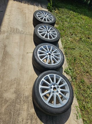 Llantas 17 pulgadas con neumáticos para clio sport
