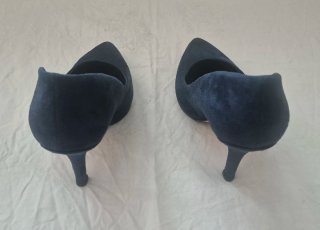 Scarpe donna décolleté colore blu.