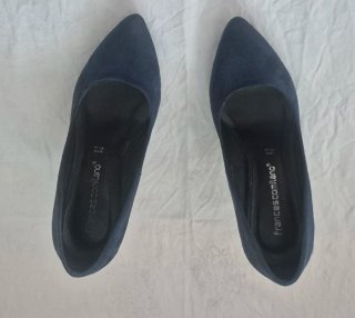Scarpe donna décolleté colore blu.