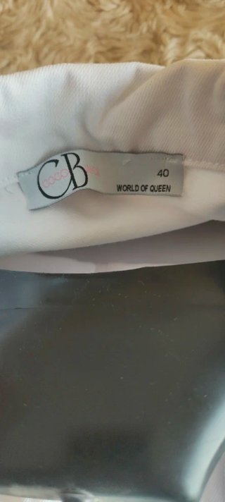 Chaqueta blanca mujer tachuelas plata