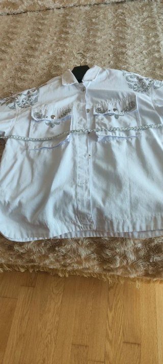 Chaqueta blanca mujer tachuelas plata
