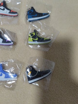 Lote 8 llaveros nike multicolor